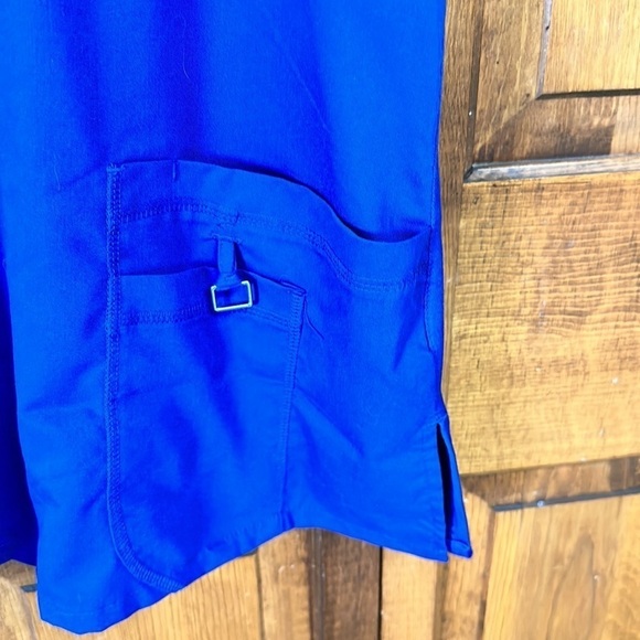 Greys Anatomy by Barco Active Blue Polyester/Rayon Stretch Band Scrub Top 4XL - Picture 5 of 7